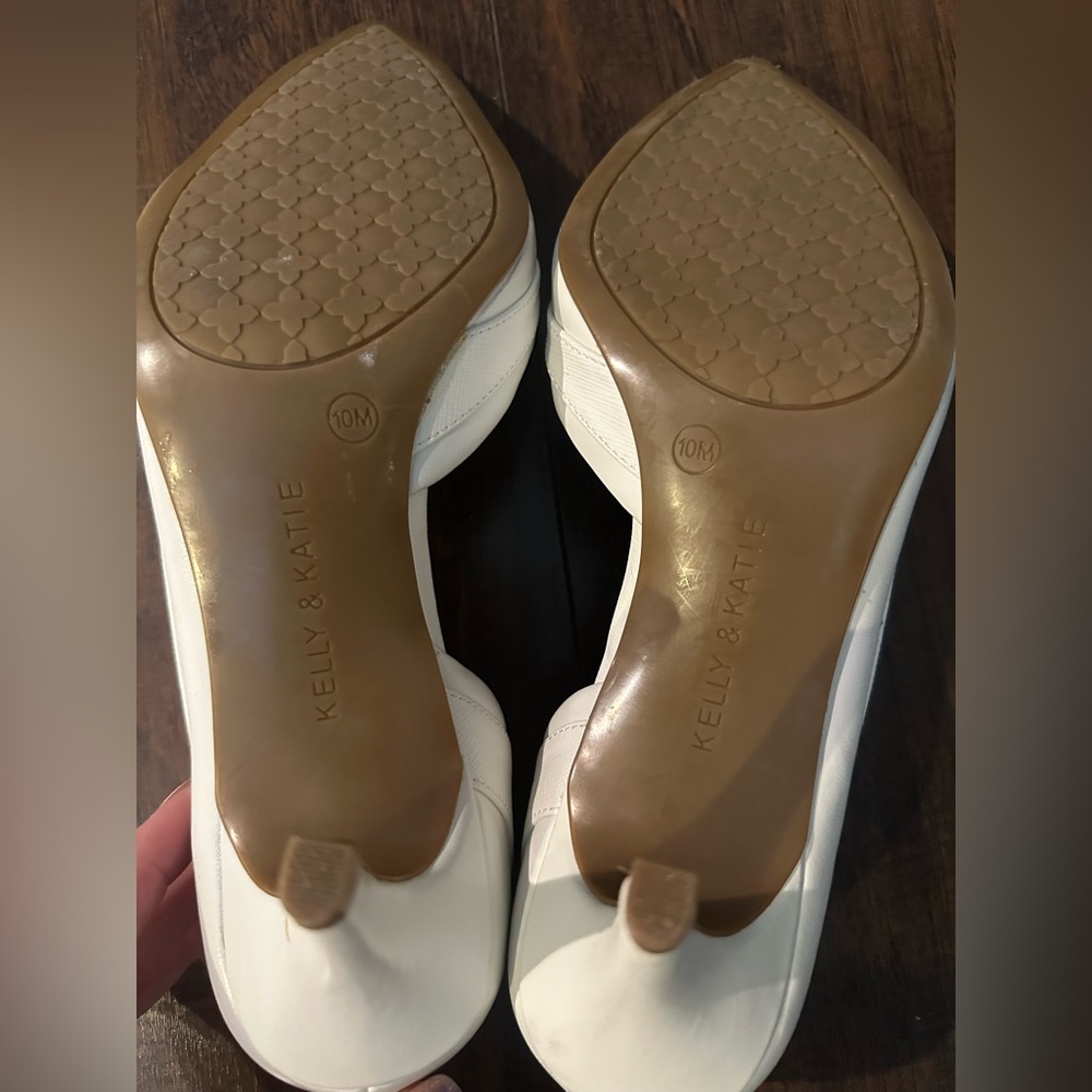 Kelly & Katie Shenna D’orsay Kitten Heels White Cream - Picture 7 of 7